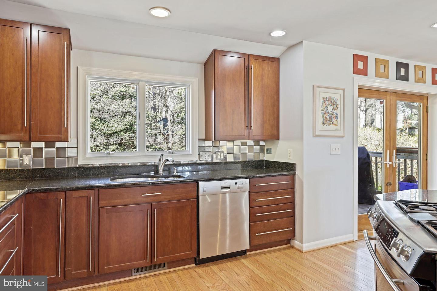 1118 Cresthaven Dr, Silver Spring, MD 20903 photo 24