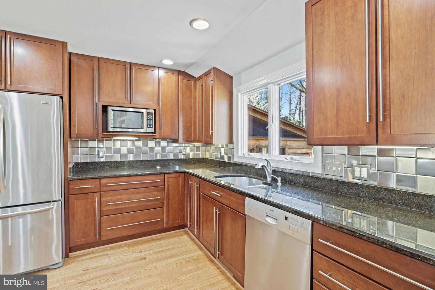 1118 Cresthaven Dr, Silver Spring, MD 20903 photo 22