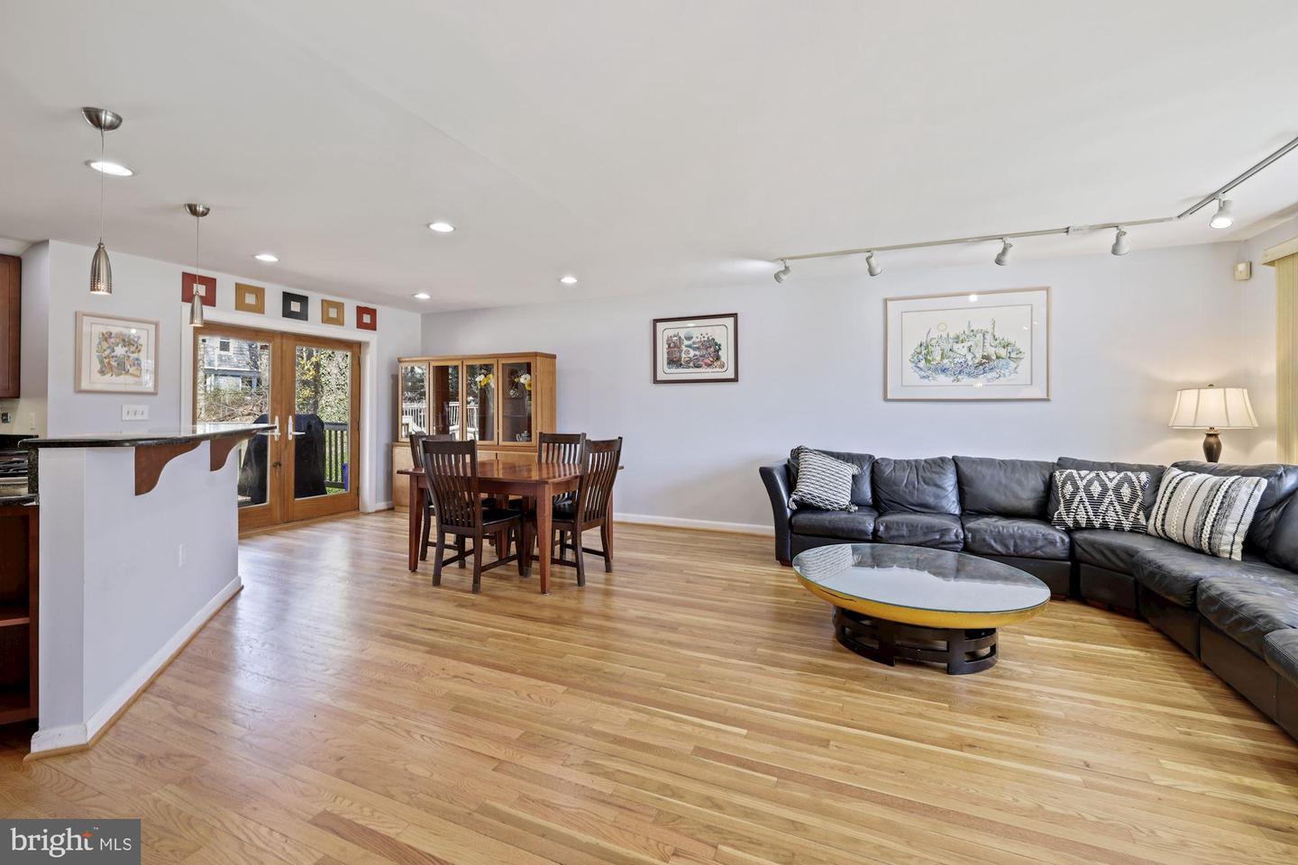1118 Cresthaven Dr, Silver Spring, MD 20903 photo 15