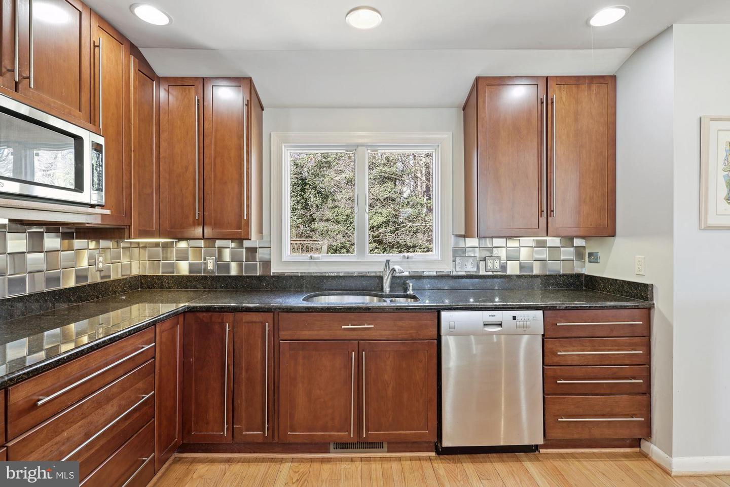 1118 Cresthaven Dr, Silver Spring, MD 20903 photo 23