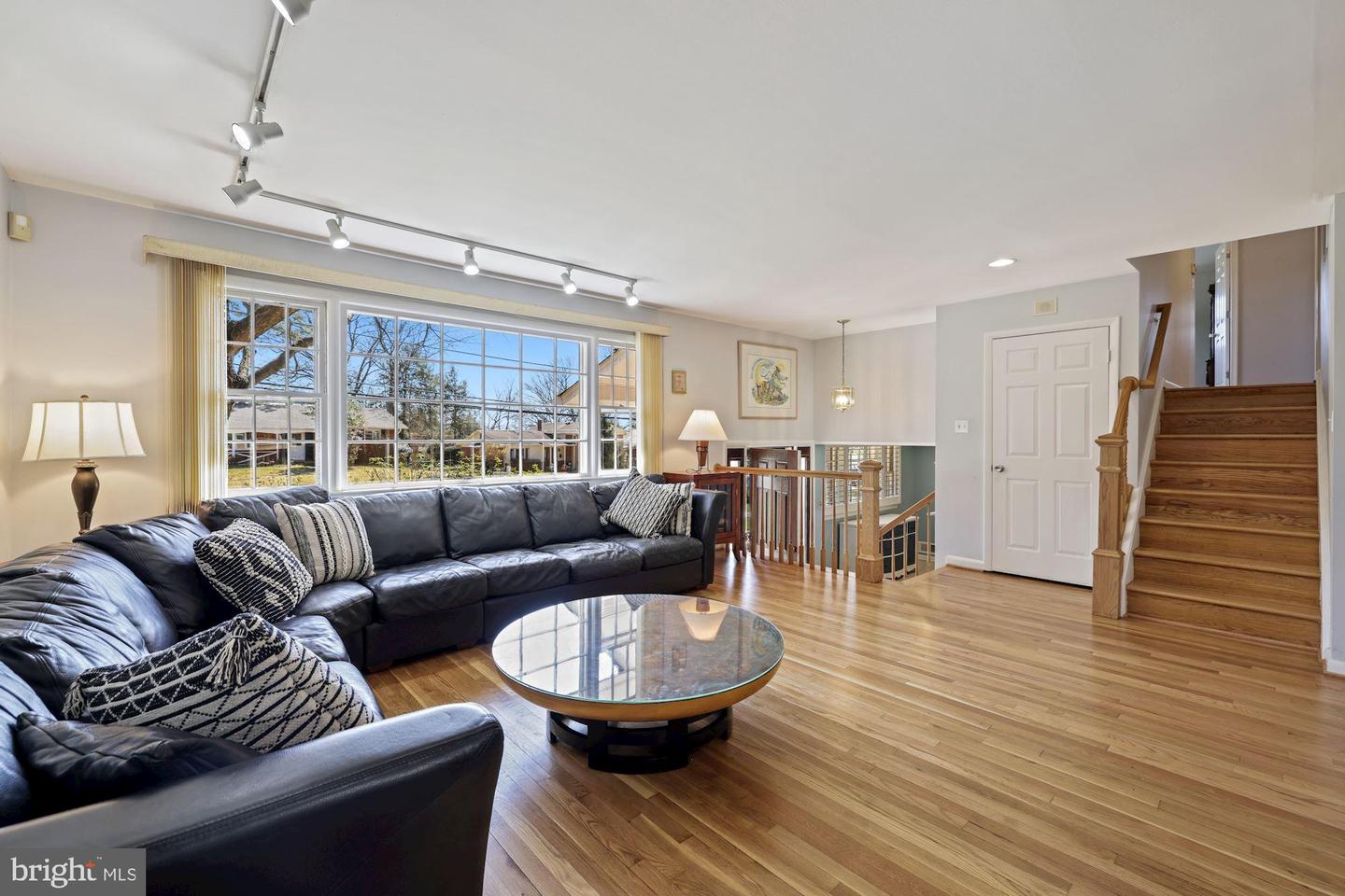 1118 Cresthaven Dr, Silver Spring, MD 20903 photo 16
