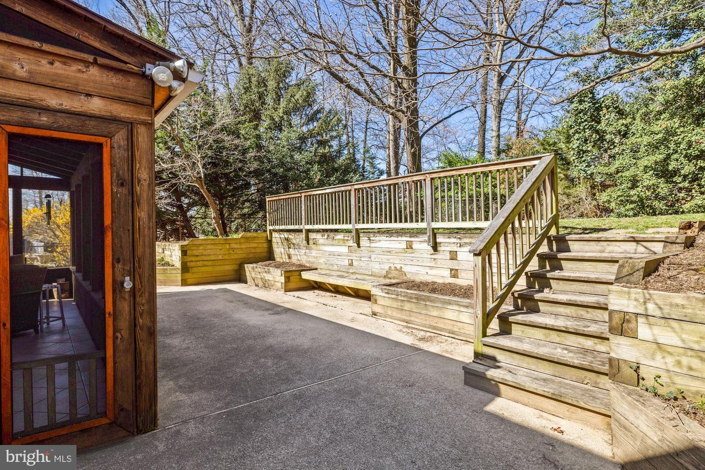 1118 Cresthaven Dr, Silver Spring, MD 20903 photo 41