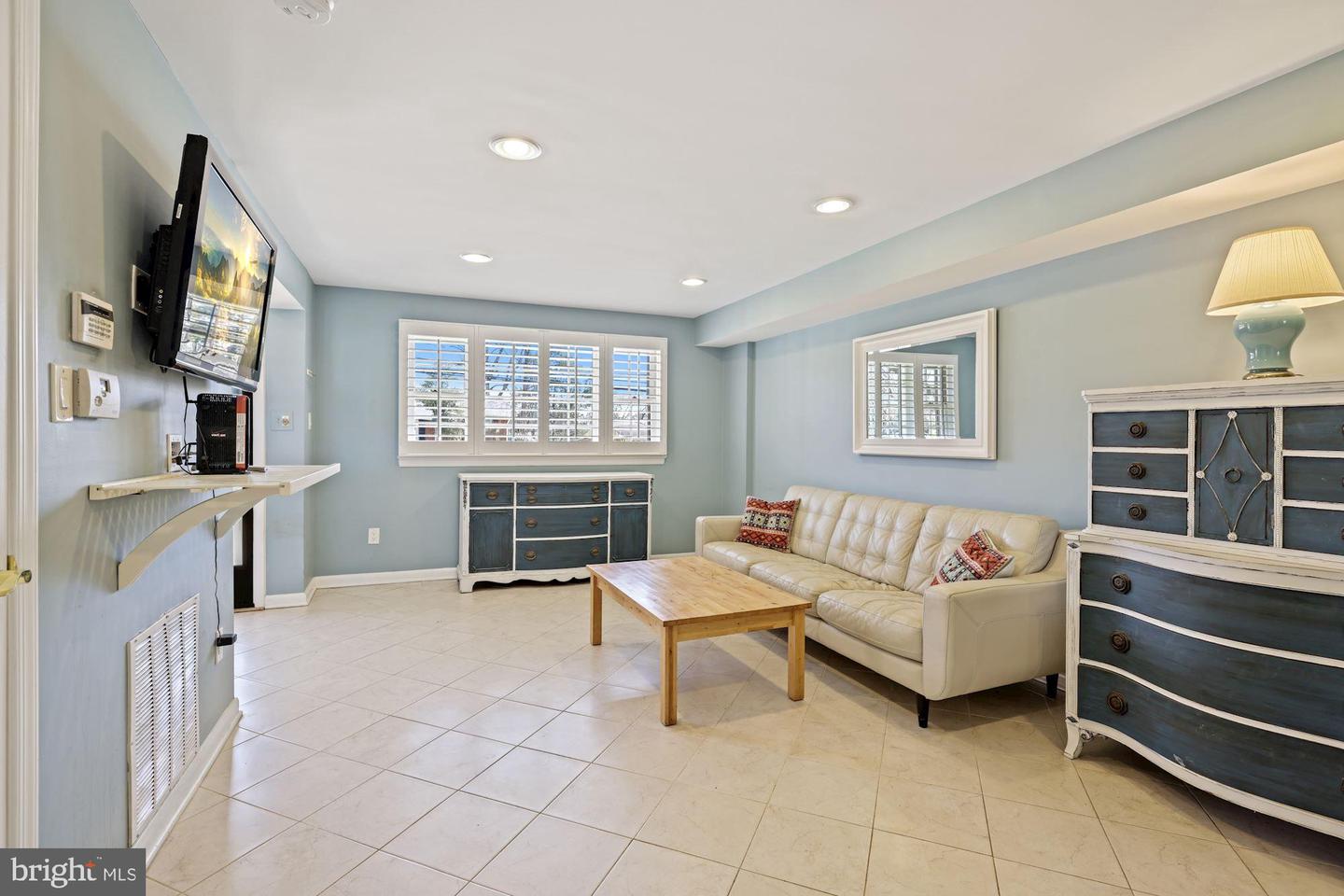 1118 Cresthaven Dr, Silver Spring, MD 20903 photo 6