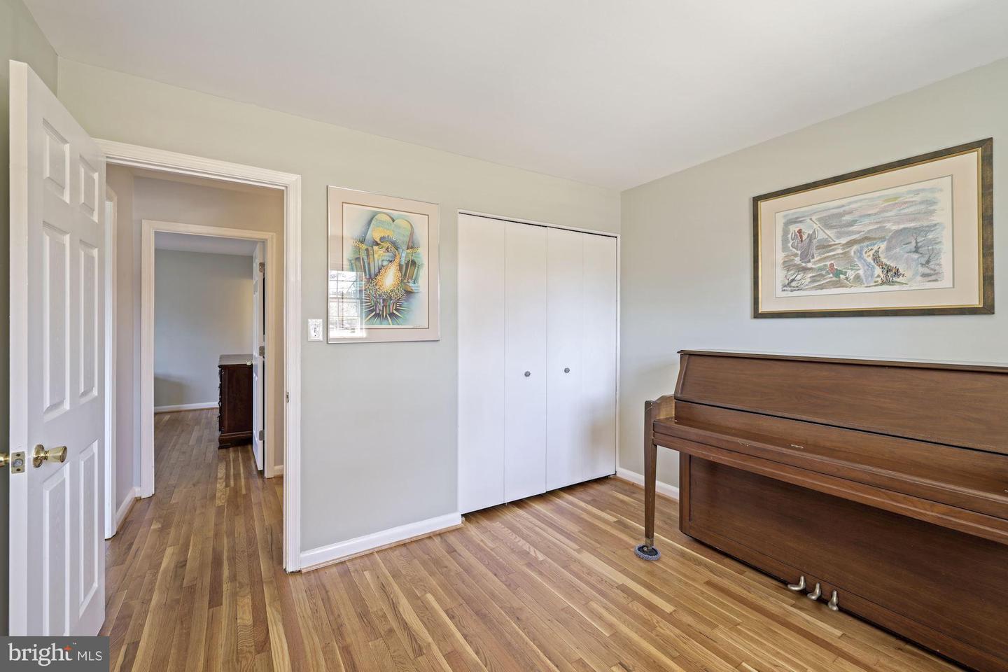 1118 Cresthaven Dr, Silver Spring, MD 20903 photo 38