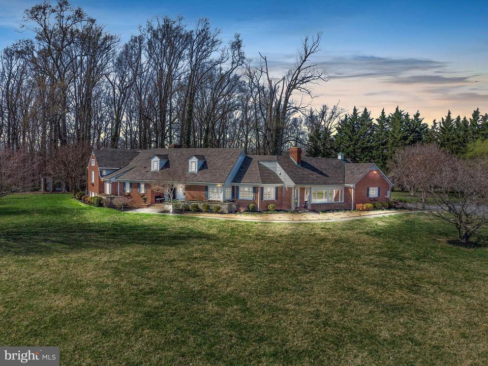 17715 Country Hills Rd, Ashton, MD 20861 72 Photos MLS MDMC2046524