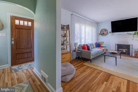 9013 Sudbury Rd, Silver Spring, MD 20901 photo 3