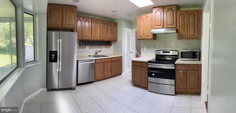 11509 Yates St, Silver Spring, MD 20902 photo 6
