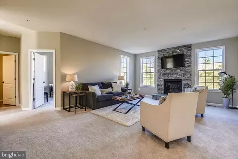 11029 Locust Dr, Damascus, MD 20872 photo 4