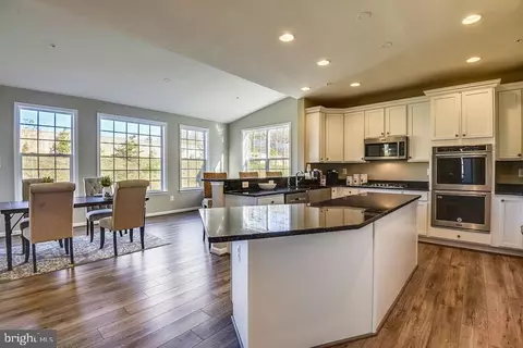 11029 Locust Dr, Damascus, MD 20872 photo 6