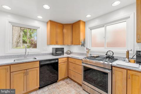 4005 Adams Dr, Silver Spring, MD 20902 photo 11