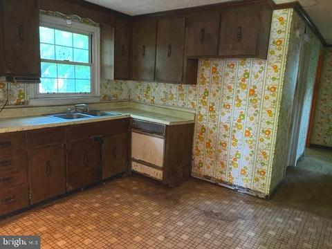 106 Geneva Ave, Silver Spring, MD 20910 photo 5