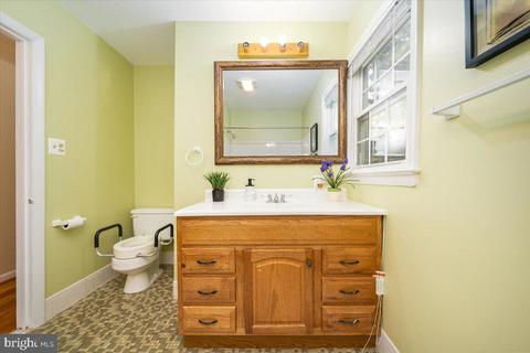 1424 Chilton Dr, Silver Spring, MD 20904 photo 38