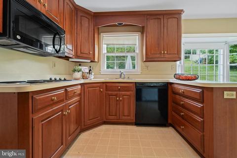 14809 Pebblestone Dr, Silver Spring, MD 20905 photo 18