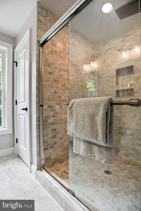 8705 Reading Rd, Silver Spring, MD 20901 photo 13