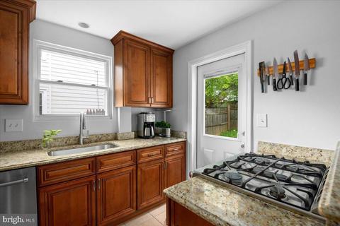 9407 Biltmore Dr, Silver Spring, MD 20901 photo 8