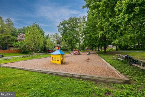 9407 Biltmore Dr, Silver Spring, MD 20901 photo 46