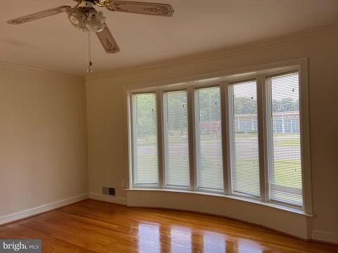 1406 Dennis Ave, Silver Spring, MD 20902 photo 4