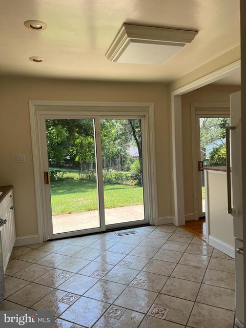 1406 Dennis Ave, Silver Spring, MD 20902 photo 13