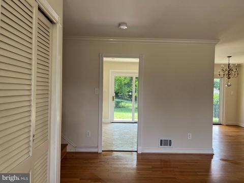 1406 Dennis Ave, Silver Spring, MD 20902 photo 3