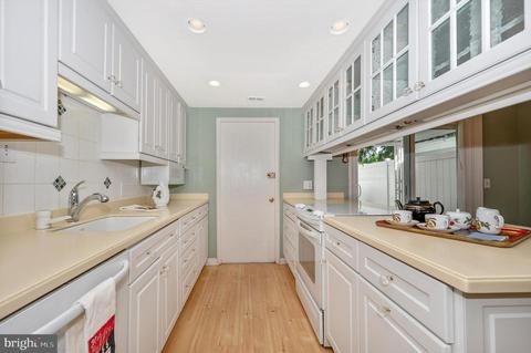 14608 Deerhurst Ter #208-B, Silver Spring, MD 20906 photo 16