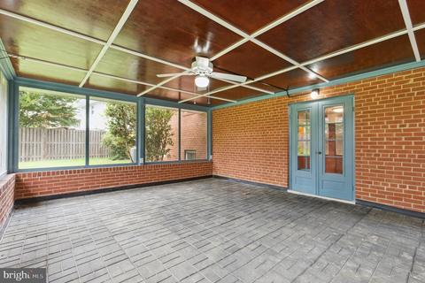 2019 Cascade Rd, Silver Spring, MD 20902 photo 5