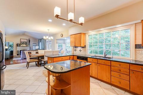 13416 Rippling Brook Dr, Silver Spring, MD 20906 photo 11