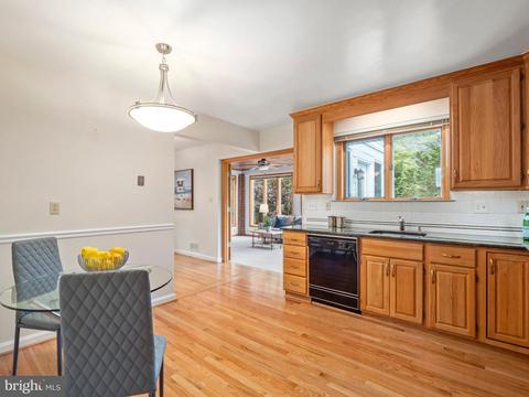 9208 Summit Rd, Silver Spring, MD 20910 photo 13