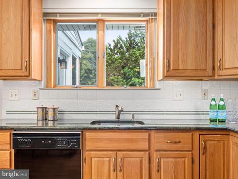 9208 Summit Rd, Silver Spring, MD 20910 photo 15