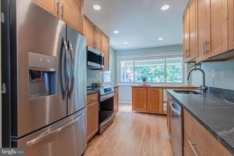411 Torrington Pl, Silver Spring, MD 20901 photo 8