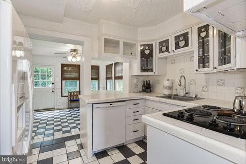 118 Normandy Dr, Silver Spring, MD 20901 photo 10