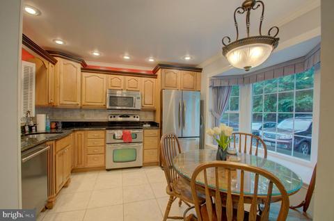 10359 Green Holly Ter, Silver Spring, MD 20902 photo 5