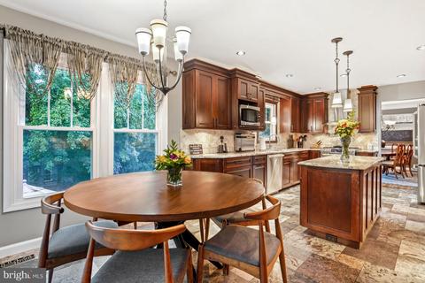 1509 Featherwood St, Silver Spring, MD 20904 photo 9