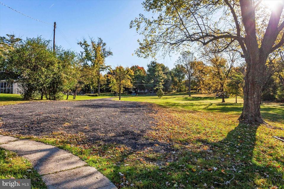  15800 Thompson Rd, Silver Spring, MD 20905 photo 3