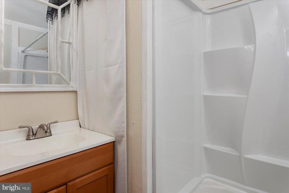  15800 Thompson Rd, Silver Spring, MD 20905 photo 13
