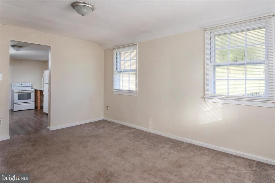  15800 Thompson Rd, Silver Spring, MD 20905 photo 5