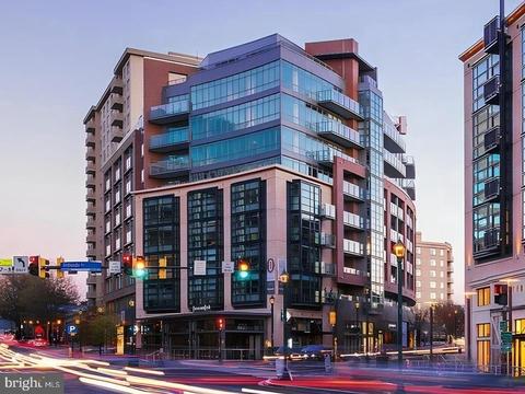 7171 Woodmont Ave #PH8, Bethesda, MD 20814