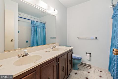 15208 Centergate Dr, Silver Spring, MD 20905 photo 28