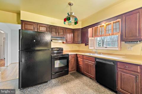 15208 Centergate Dr, Silver Spring, MD 20905 photo 7