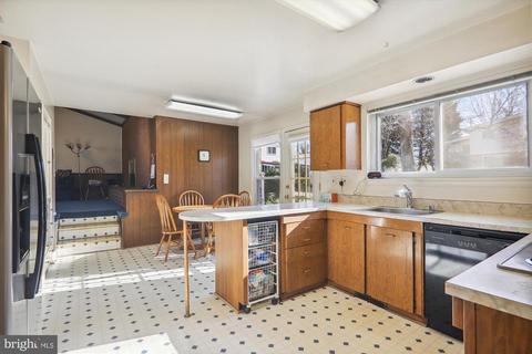 802 Lamberton Dr, Silver Spring, MD 20902 photo 8