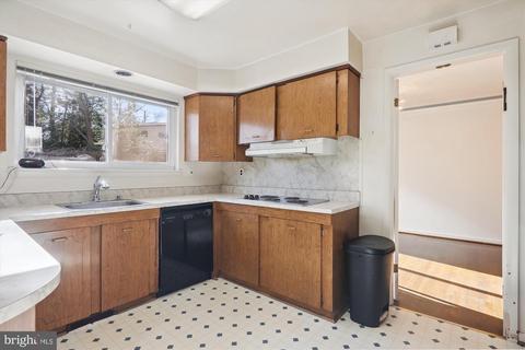 802 Lamberton Dr, Silver Spring, MD 20902 photo 7