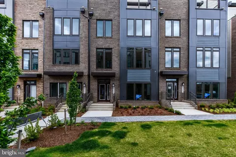 8225 Front Loop, Rockville, MD 20855