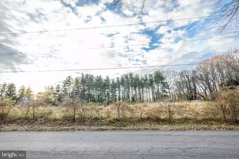 17914 Bentley Rd, Sandy Spring, MD 20860 photo 2