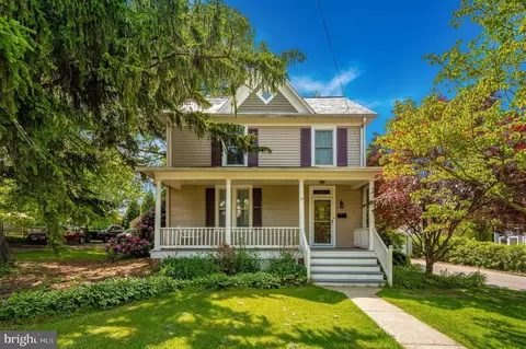 11 Brookes Ave, Gaithersburg, MD 20877
