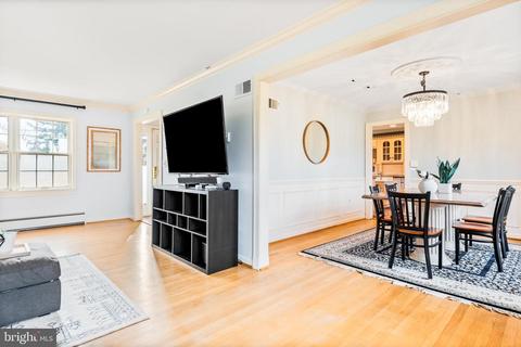 2004 Gatewood Pl, Silver Spring, MD 20903 photo 8