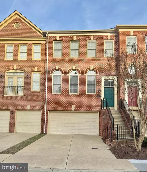 1152 Regal Oak Dr, Rockville, MD 20852