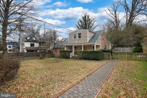 9711 Caney Pl, Silver Spring, MD 20910 photo 2