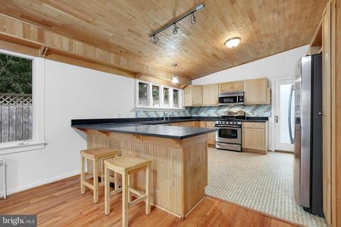 9711 Caney Pl, Silver Spring, MD 20910 photo 10