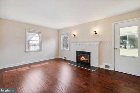 2003 Osborn Dr, Silver Spring, MD 20910 photo 3