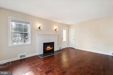 2003 Osborn Dr, Silver Spring, MD 20910 photo 4