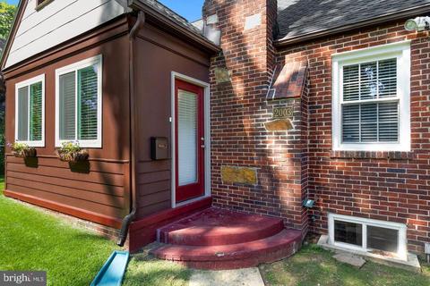 2003 Osborn Dr, Silver Spring, MD 20910 photo 2